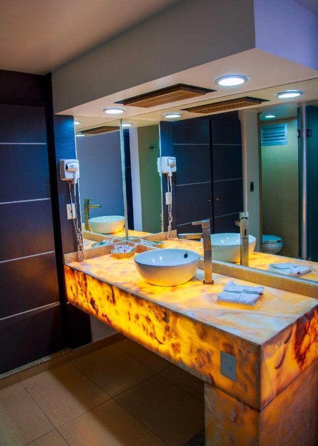 Hotel Ibiza Plaza เม็กซิโกซิตี้ ภายนอก รูปภาพ