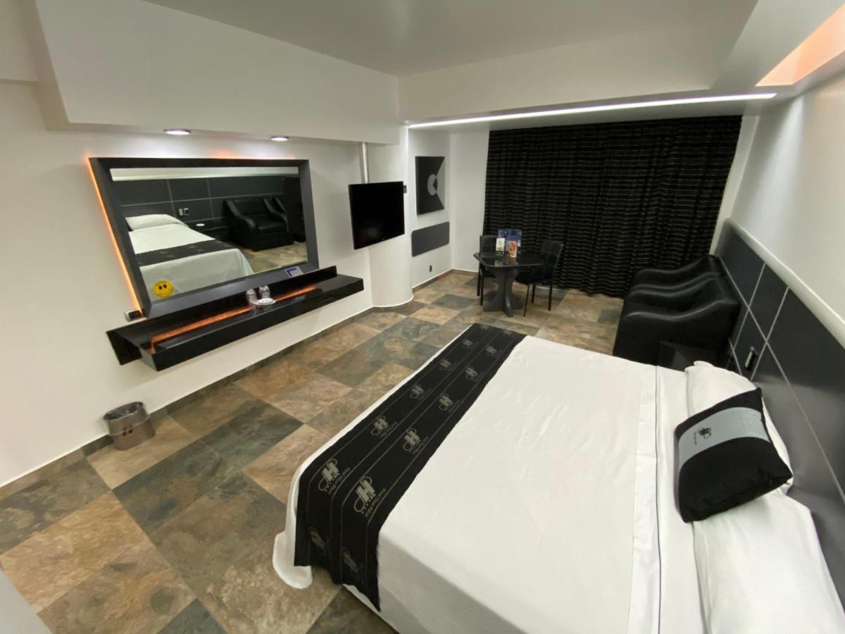 Hotel Ibiza Plaza เม็กซิโกซิตี้ ภายนอก รูปภาพ