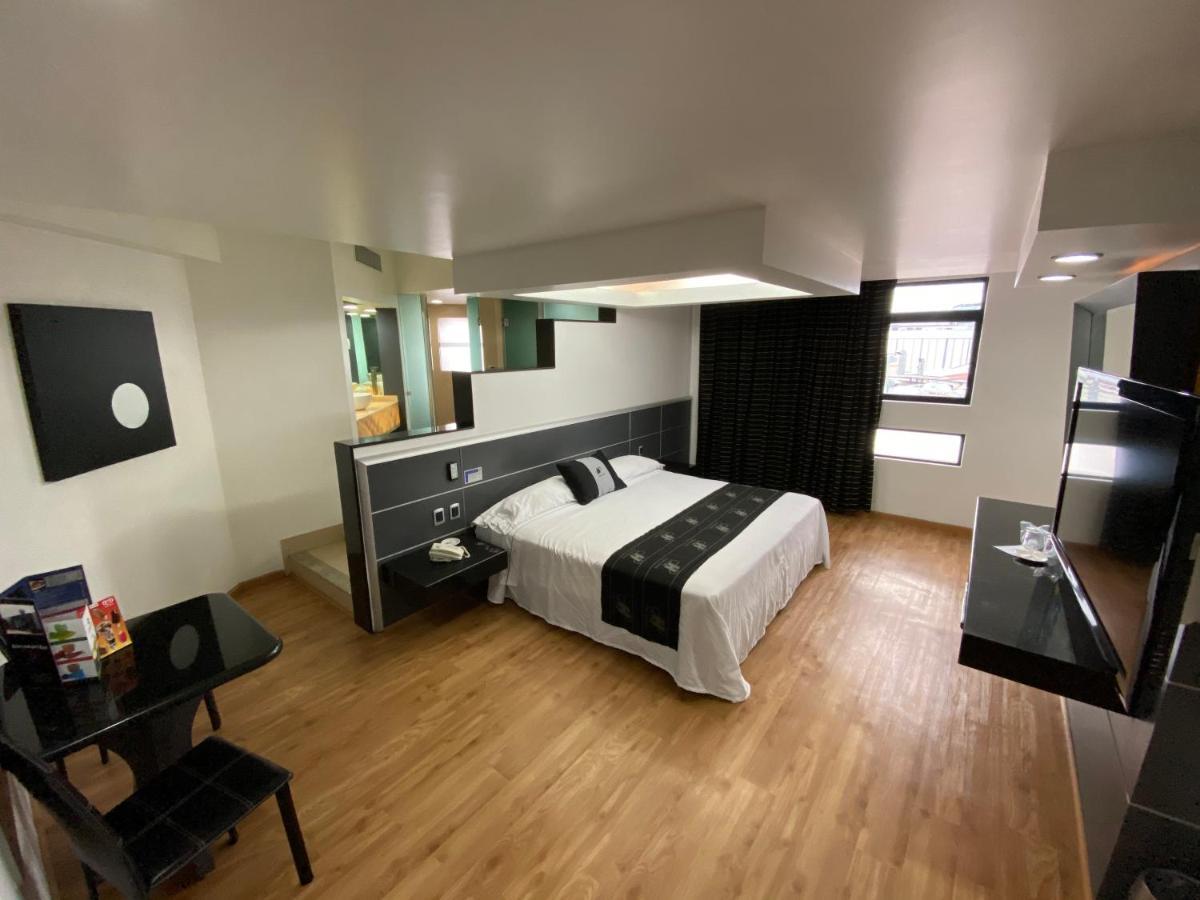 Hotel Ibiza Plaza เม็กซิโกซิตี้ ภายนอก รูปภาพ